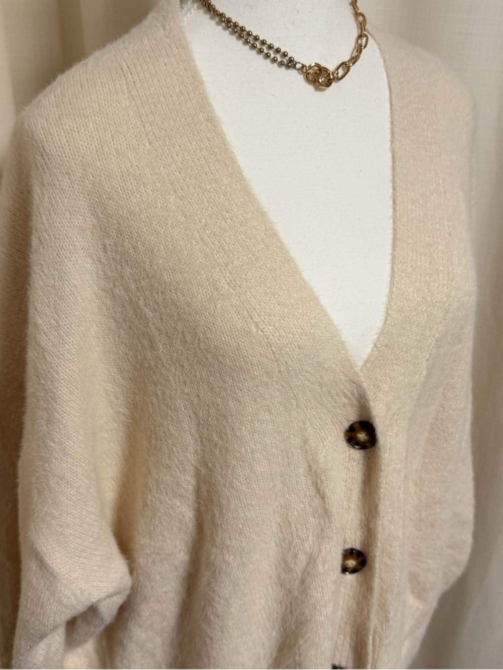 UO Cozy Cream V-Neck Button Cardigan - Picture 3 of 7
